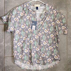Short sleeve floral button up